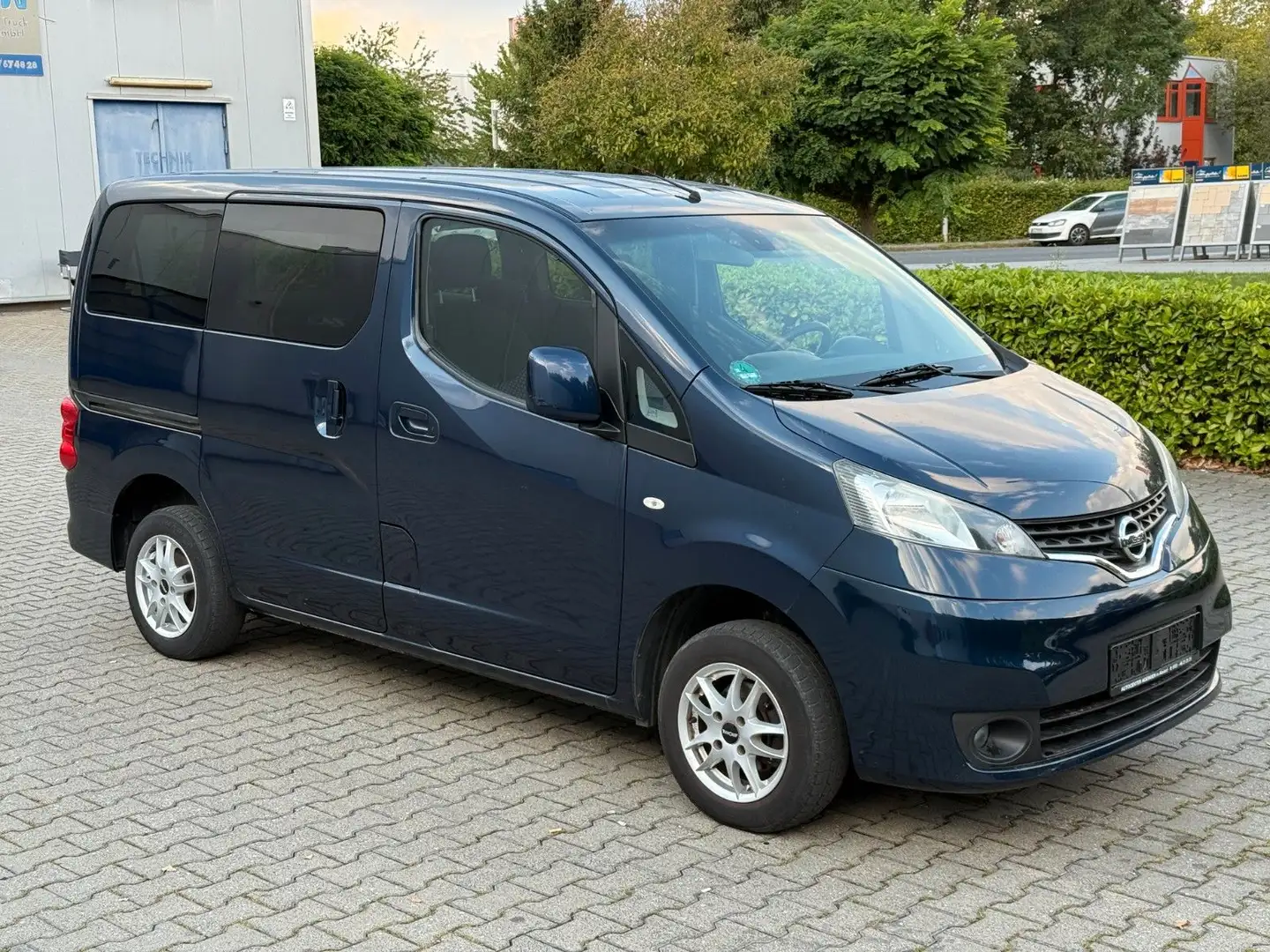 Nissan NV200 Evalia Premium 8-Sitzer* TÜV Neu* Blau - 1