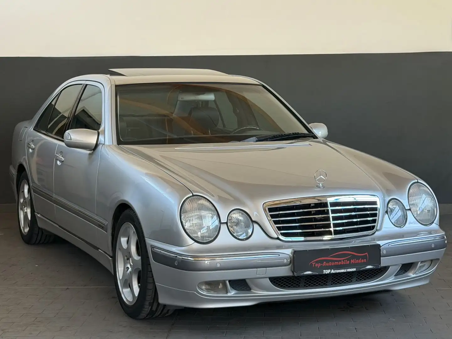 Mercedes-Benz E 430 V8 ELEGANCE/SHD/NAVI/KLIMA/PDC Silber - 1