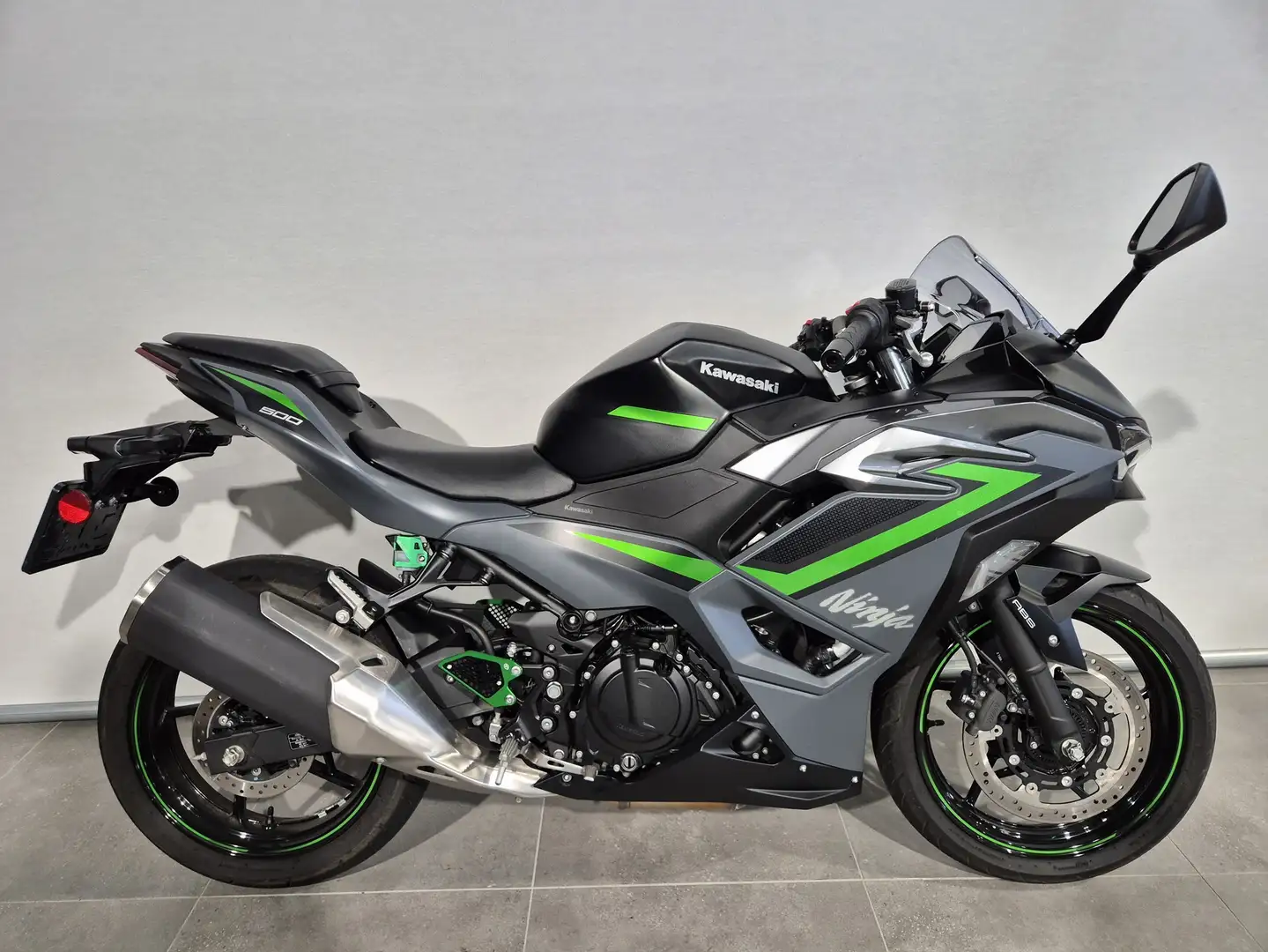 Kawasaki Ninja 500 SE Grau - 1