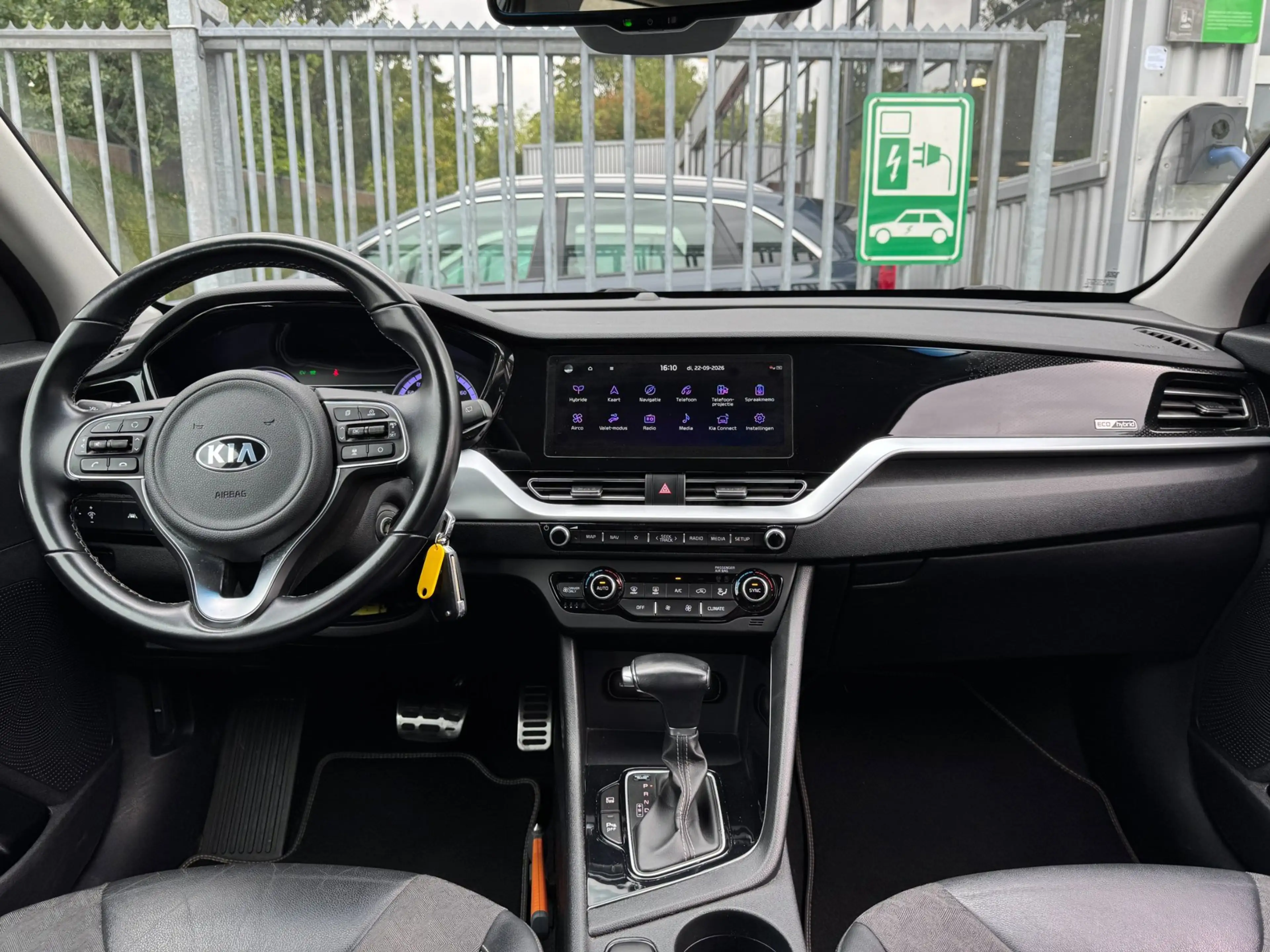 Kia Niro 1.6 GDi Hybrid DynamicLine | All Season | Dealer o — photo 9