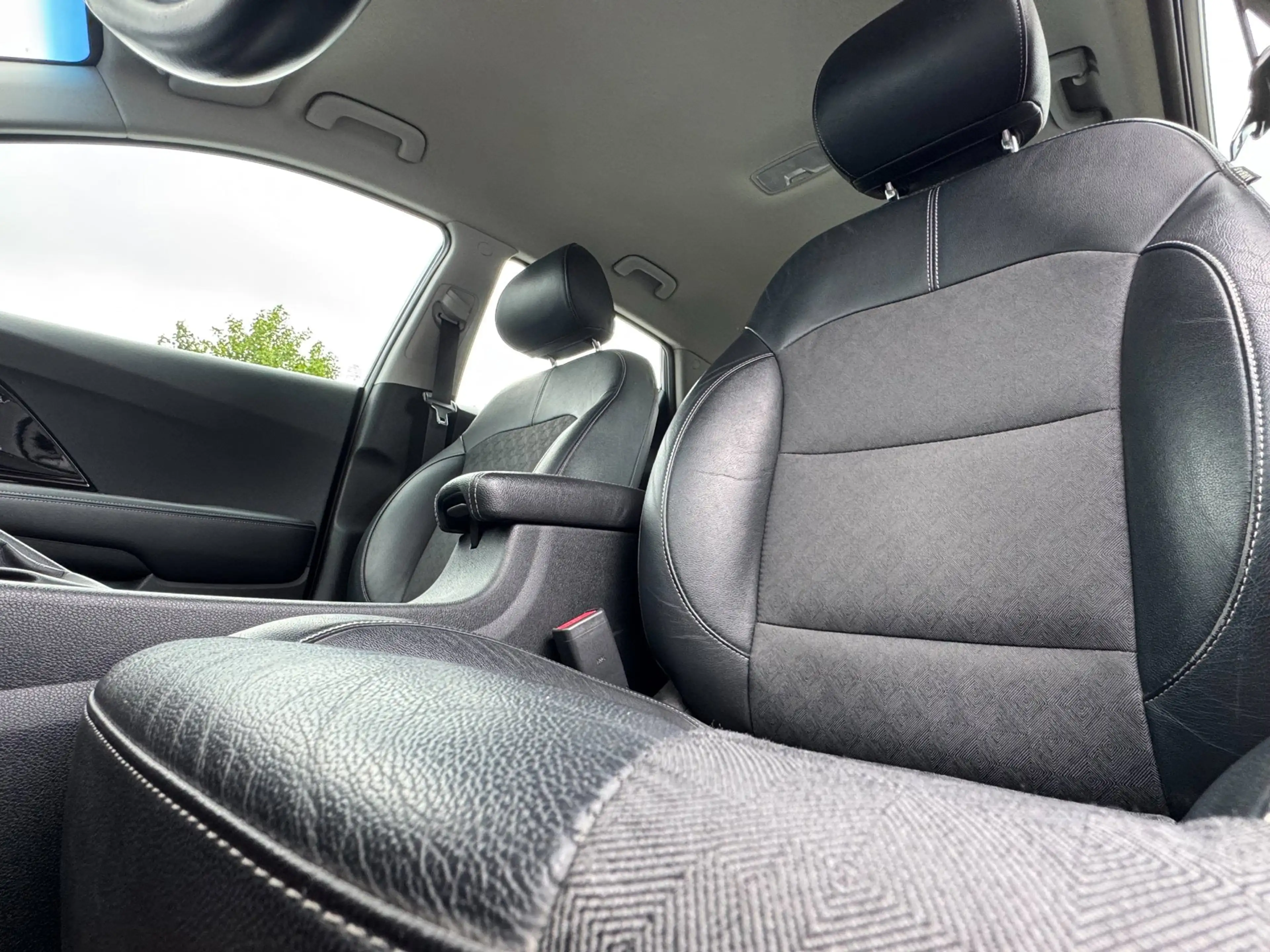 Kia Niro 1.6 GDi Hybrid DynamicLine | All Season | Dealer o — photo 7
