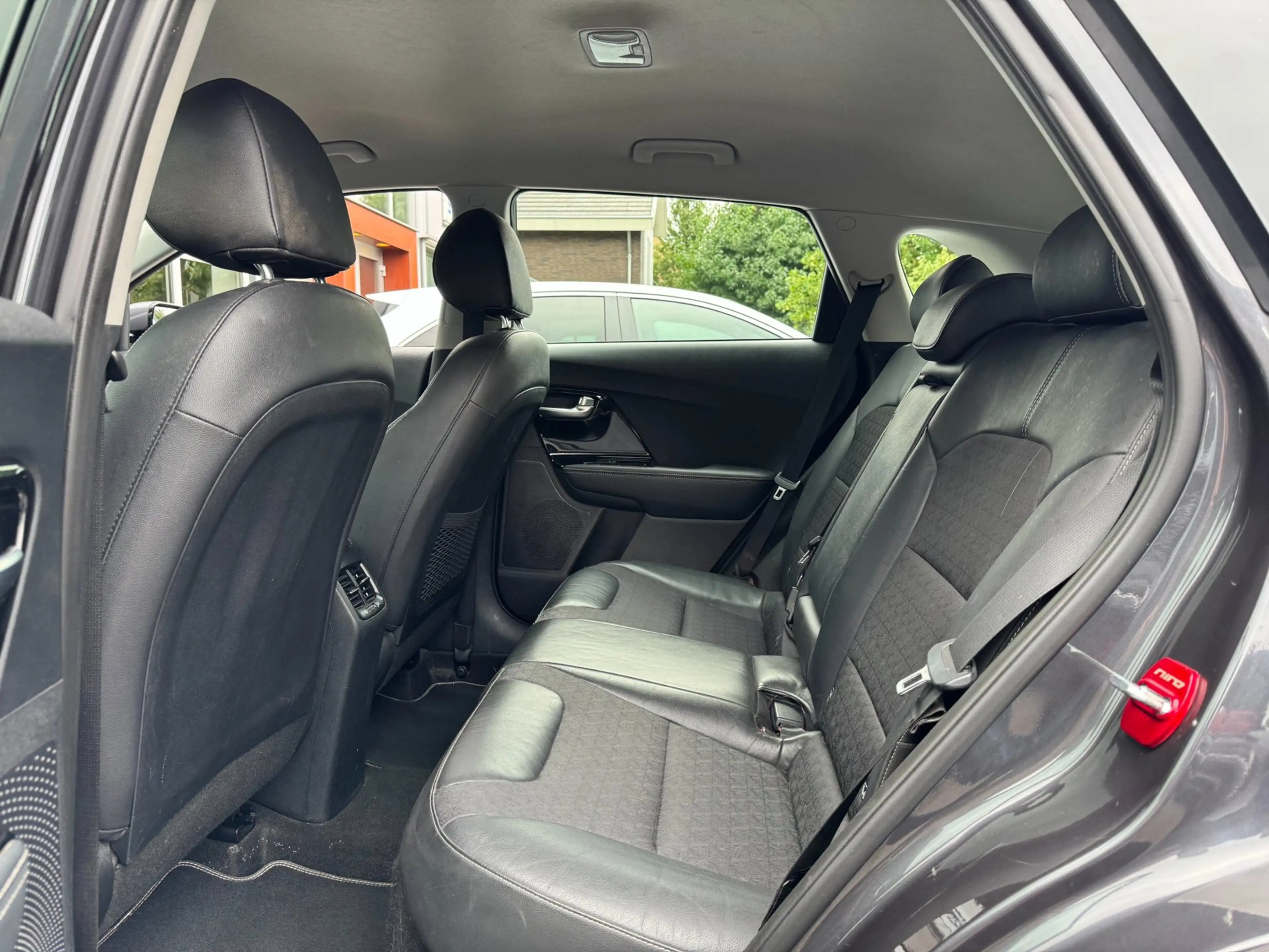 Kia Niro 1.6 GDi Hybrid DynamicLine | All Season | Dealer o — photo 13
