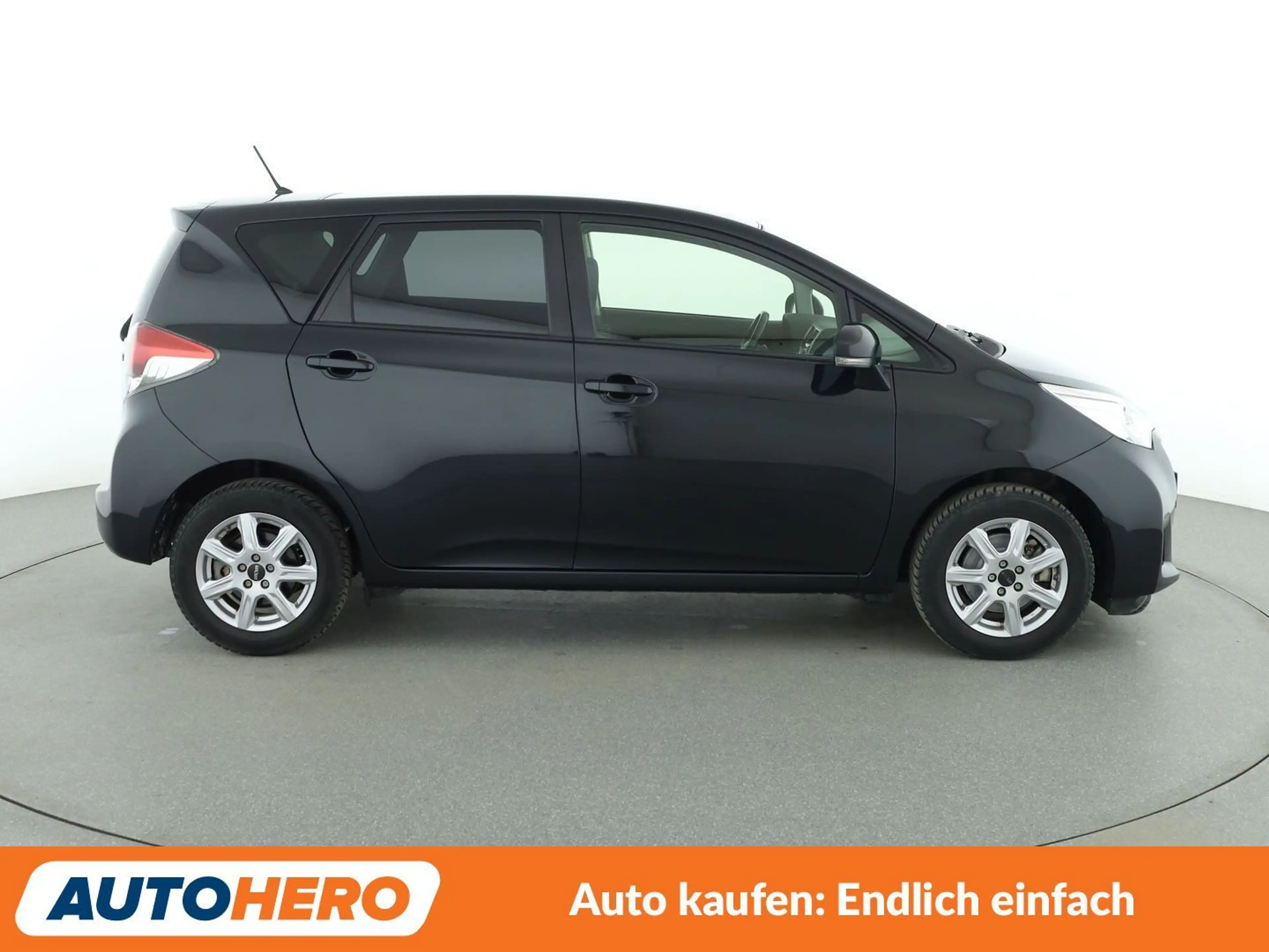 Toyota Verso-S 1.33 Dual VVT-i Life *NAVI*TEMPO*SHZ* — photo 7