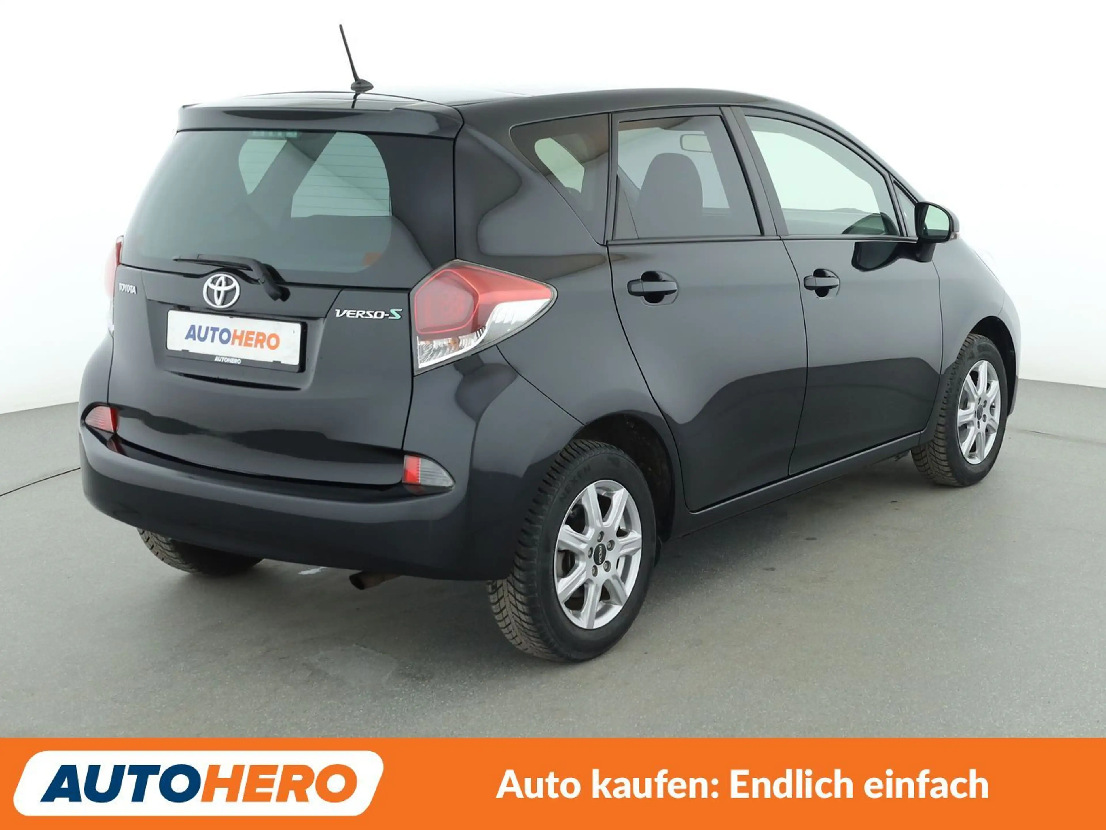 Toyota Verso-S 1.33 Dual VVT-i Life *NAVI*TEMPO*SHZ* — photo 6