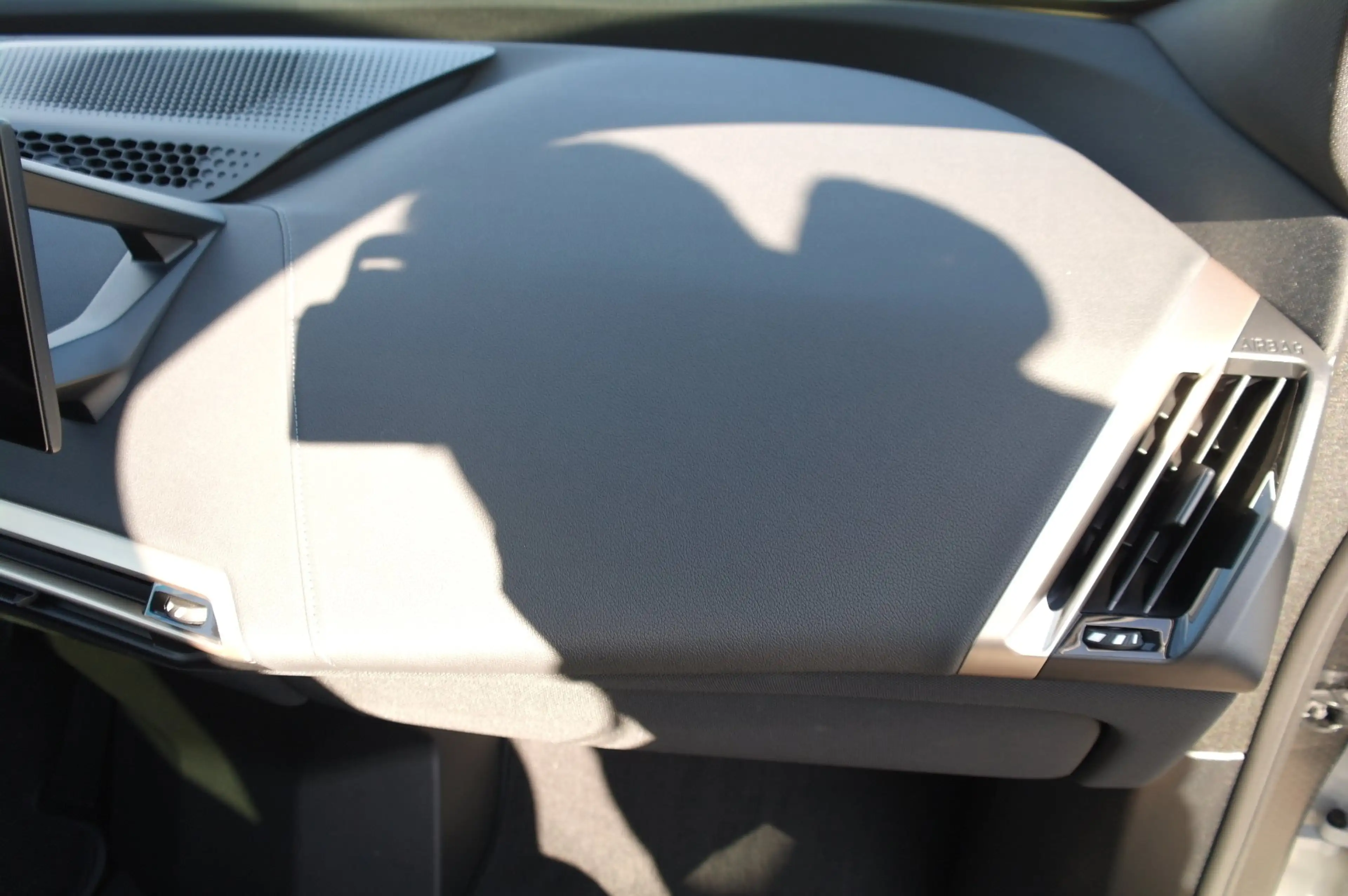 BMW iX xDrive40 — photo 7