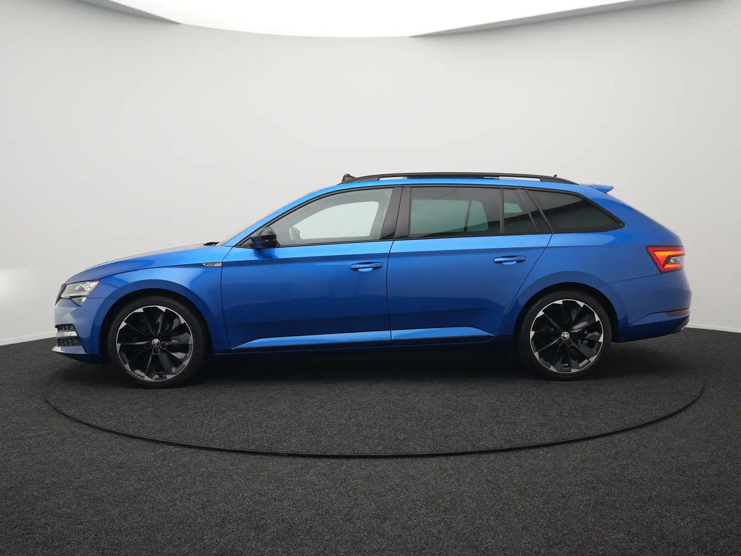 Skoda Superb Combi 1.4 TSI iV Sportline Business Plug In Hybrid Blauw - 2