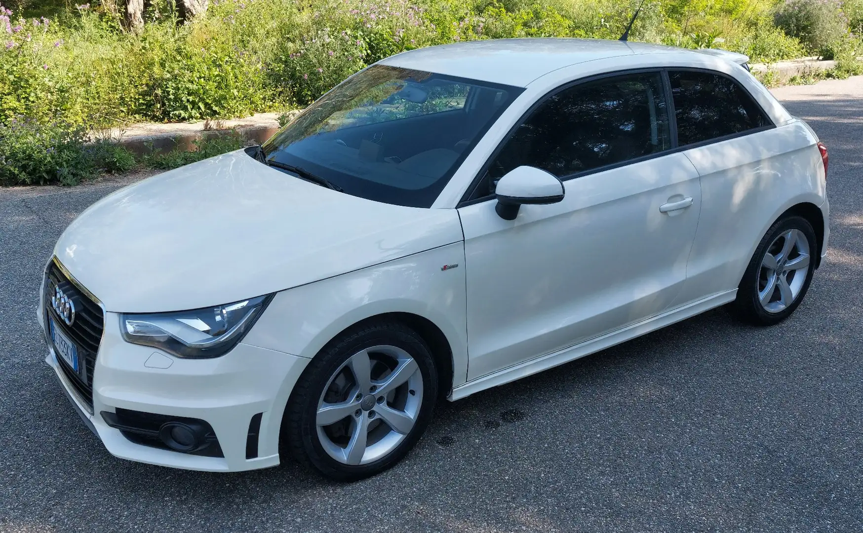 Audi A1 1.6 tdi Attraction 105cv - 1