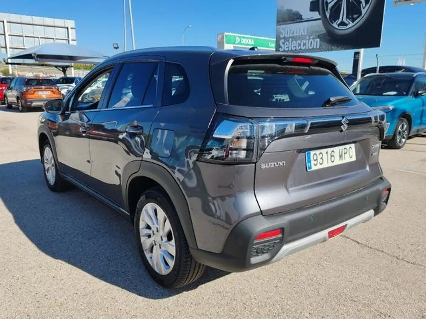 Suzuki SX4 S-Cross 1.4L Mild Hybrid S2 4WD Gris - 1