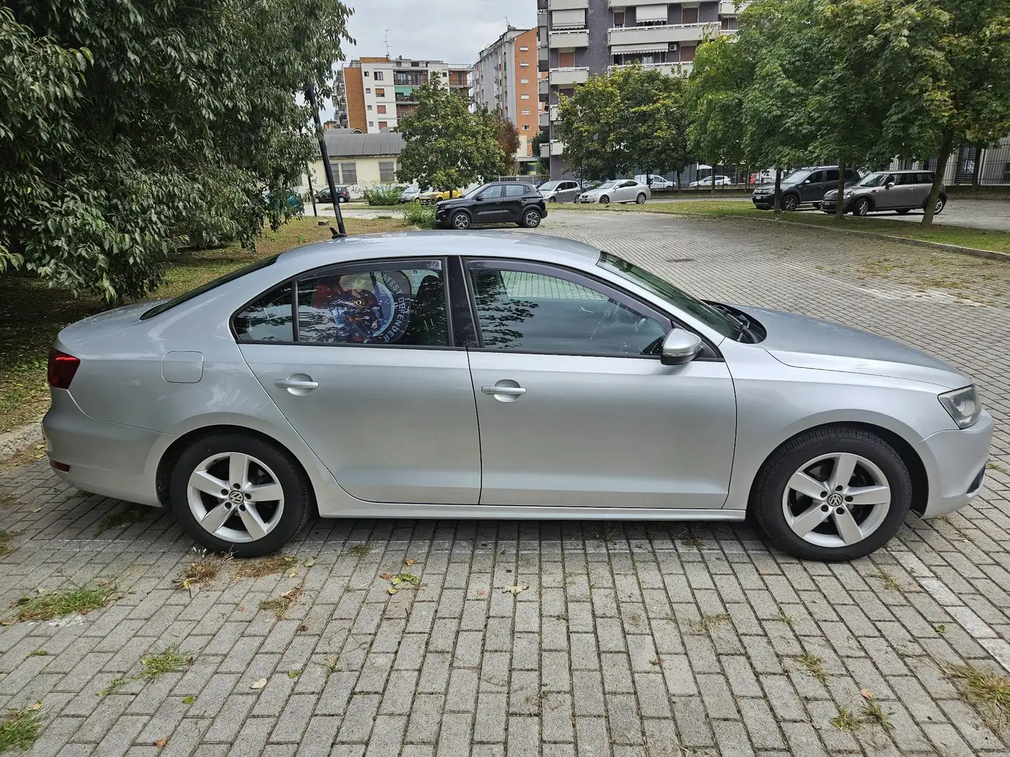 Volkswagen Jetta 1.6 tdi bm 105cv - 1