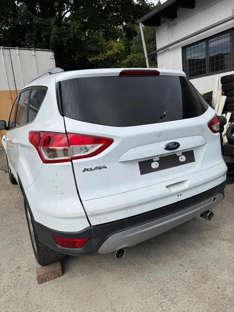 Ford Kuga Unfallfahrzeug ist Nicht Fahrbereit Airbag sind of Weiß - 1