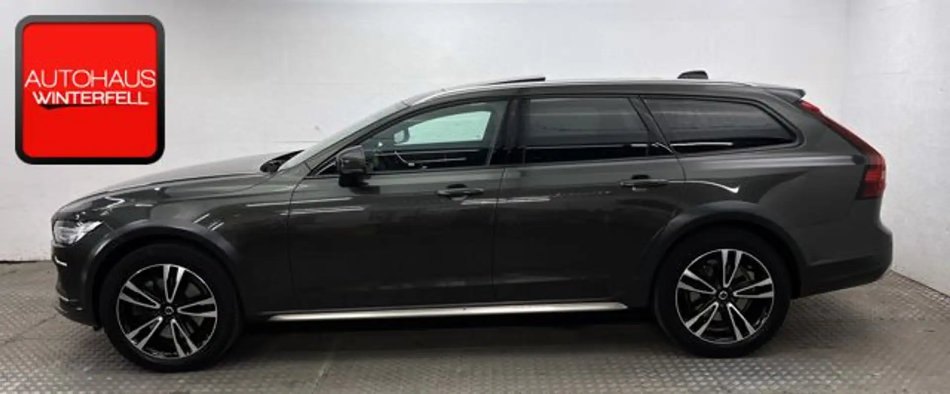 Volvo V90 Cross Country D5 AWD Pro PANO+AHK+360+ Grau - 2