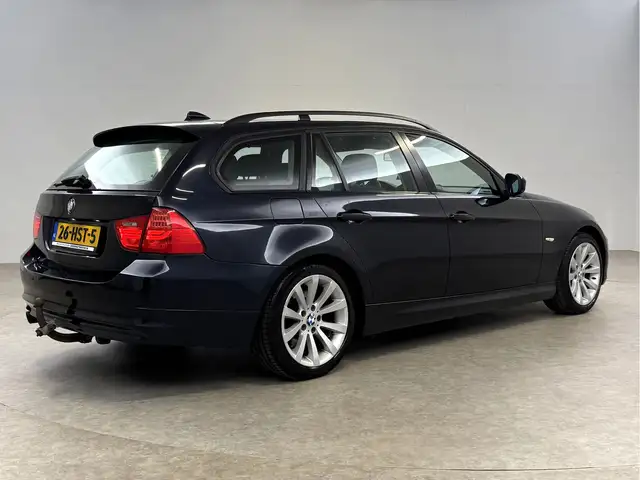 BMW 3 Series view 11