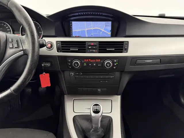 BMW 3 Series view 15