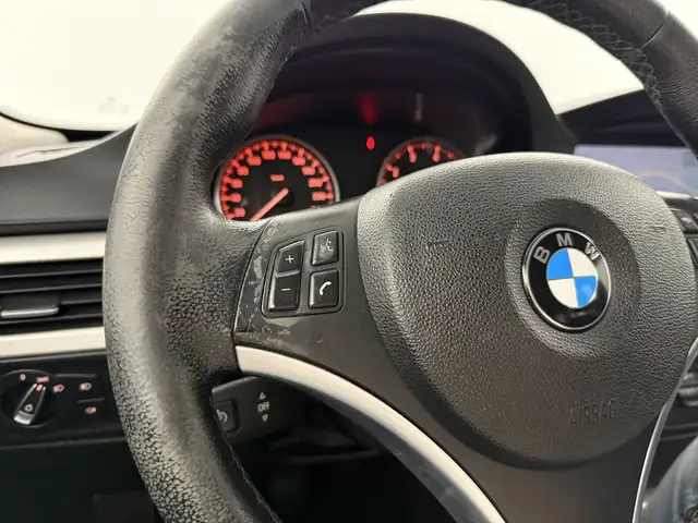 BMW 3 Series view 21