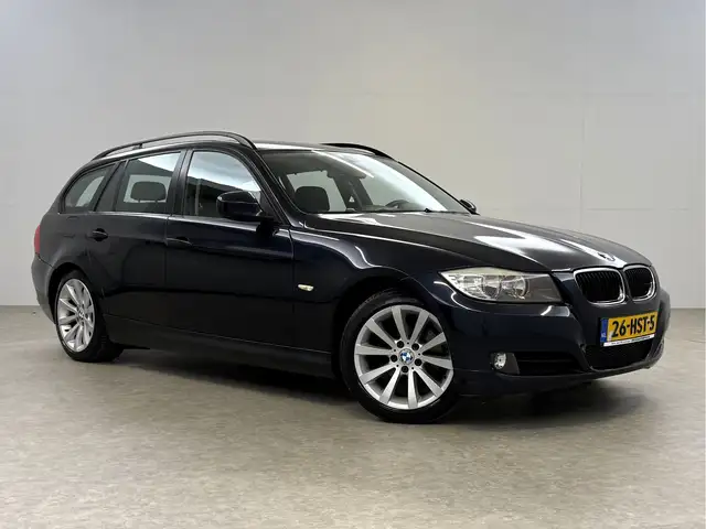 BMW 3 Series view 9