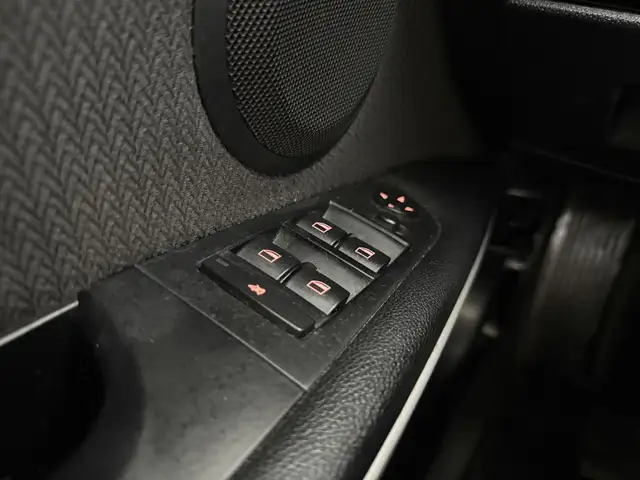BMW 3 Series view 27