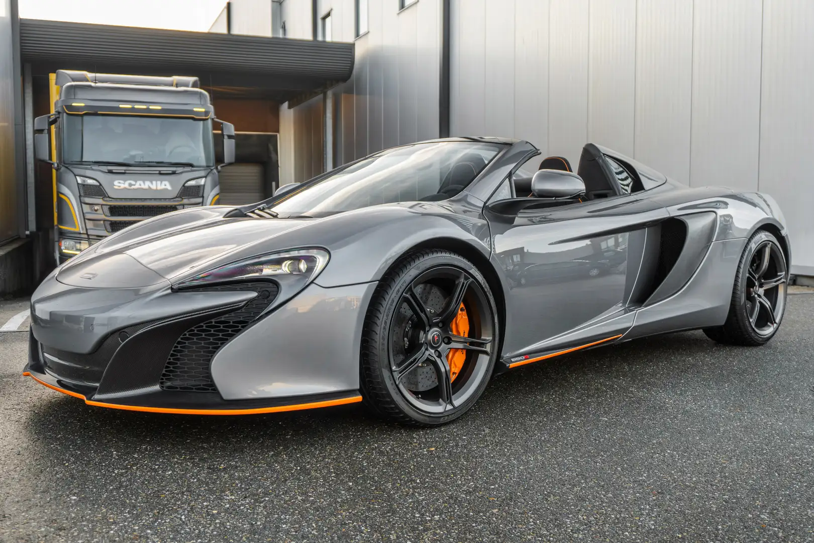 McLaren 650S Spider - Titanium Silver - Carbon - Lift - Meridian Silber - 1