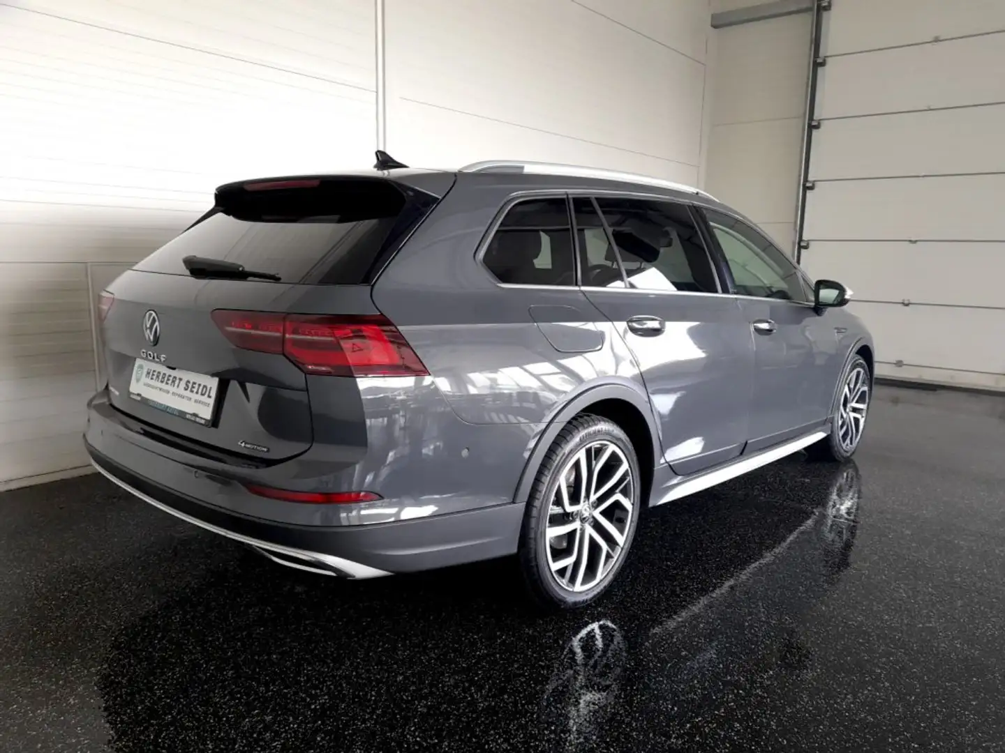 Volkswagen Golf VIII ALLTRACK 4x4 2,0 TDI DSG *DCC / SKY / STANDHZG / 18 ZOLL / MATRIX-LED / VIRTUELL / NAVI / AHV & KAMERA* Grau - 2