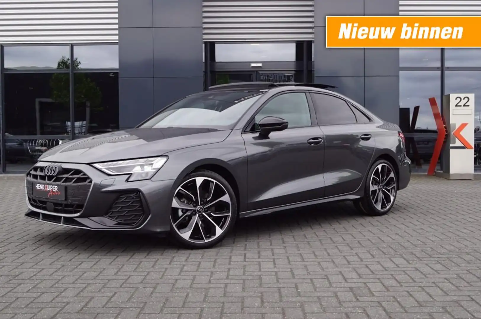 Audi A3 Limousine 1.5 TFSI S-line 150pk Facelift/Leer ruit Grijs - 1