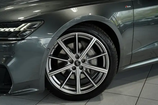 Audi A7 view 3