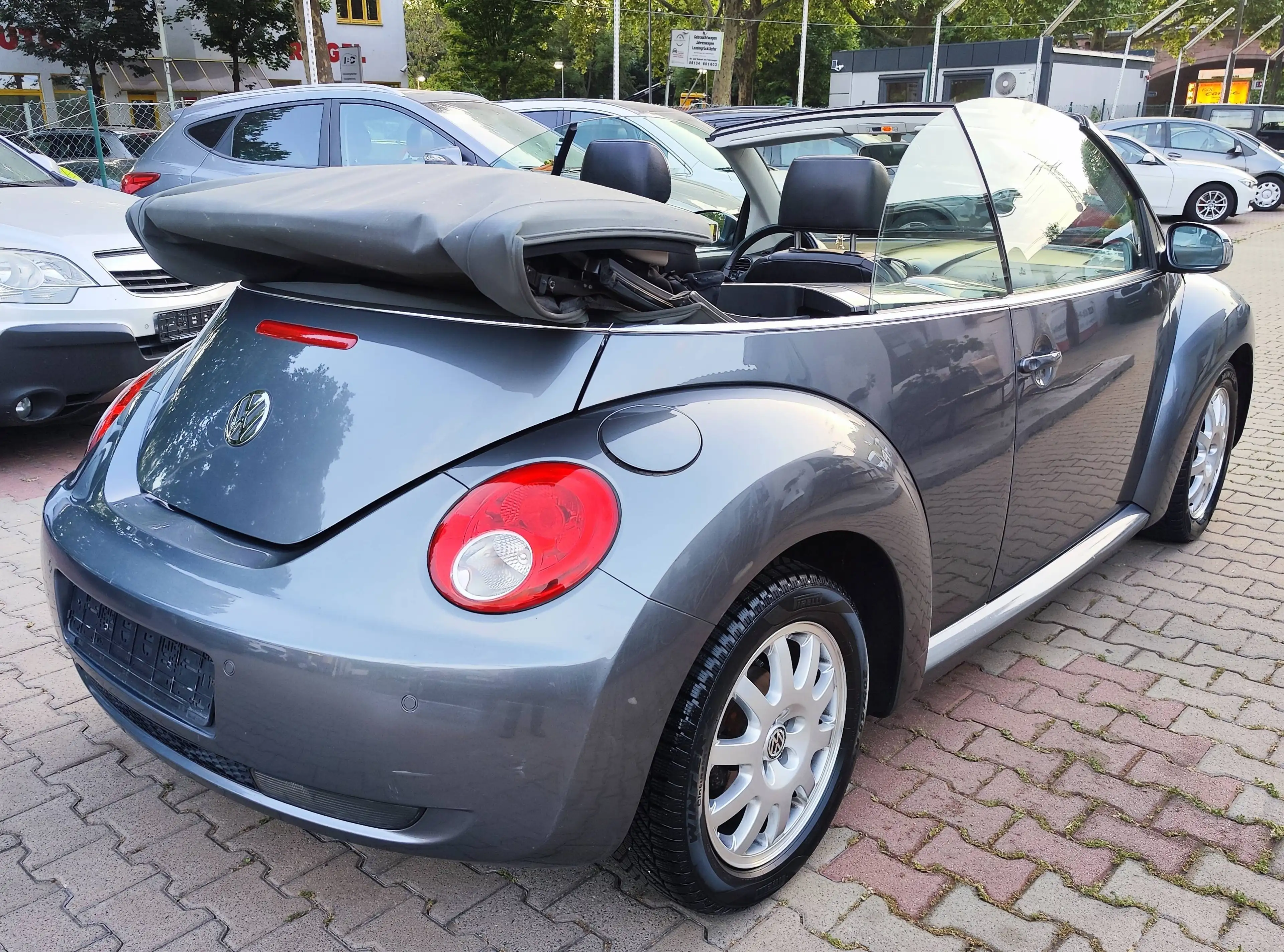 Volkswagen New Beetle 2.0 — photo 7