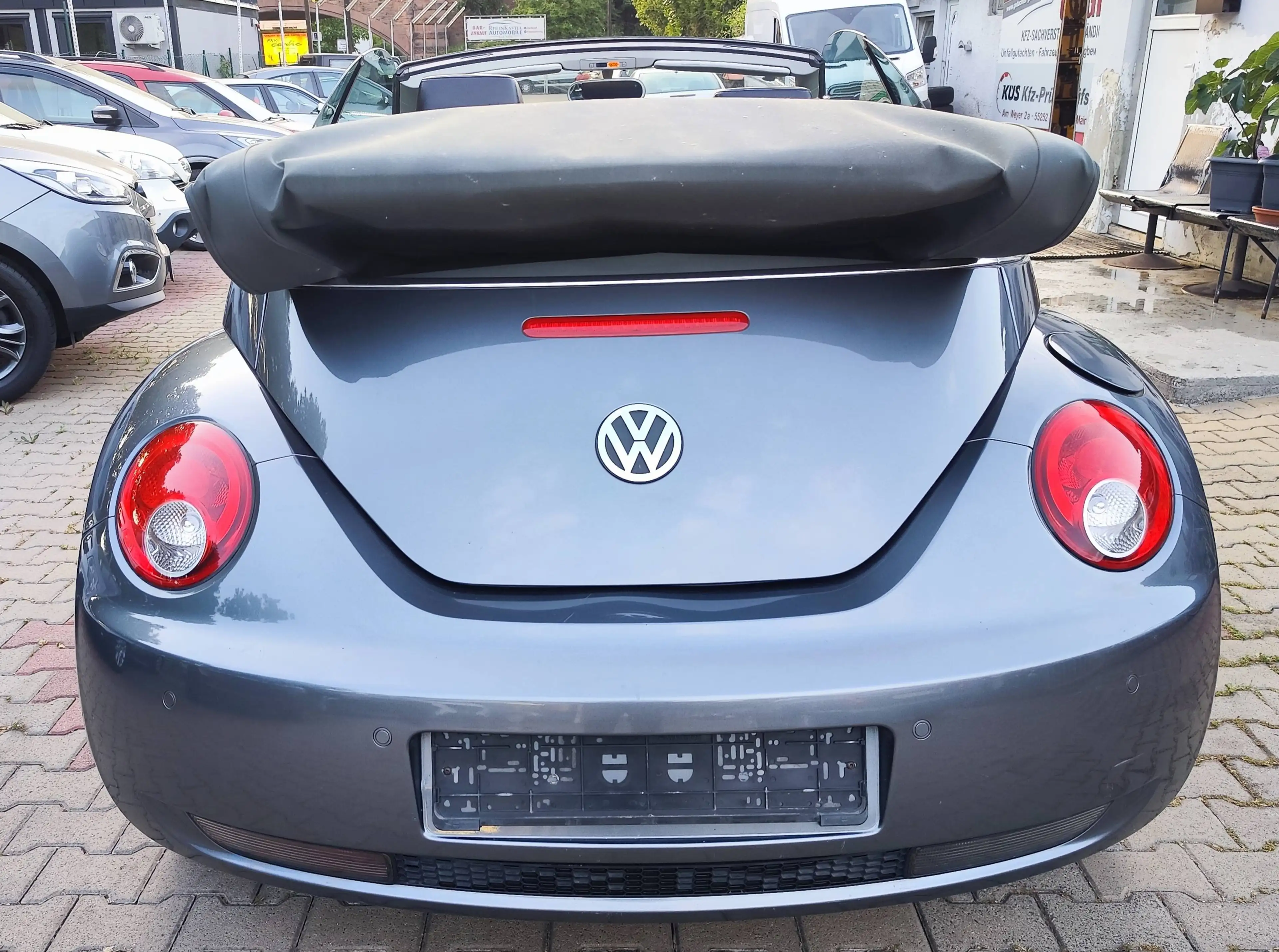 Volkswagen New Beetle 2.0 — photo 8