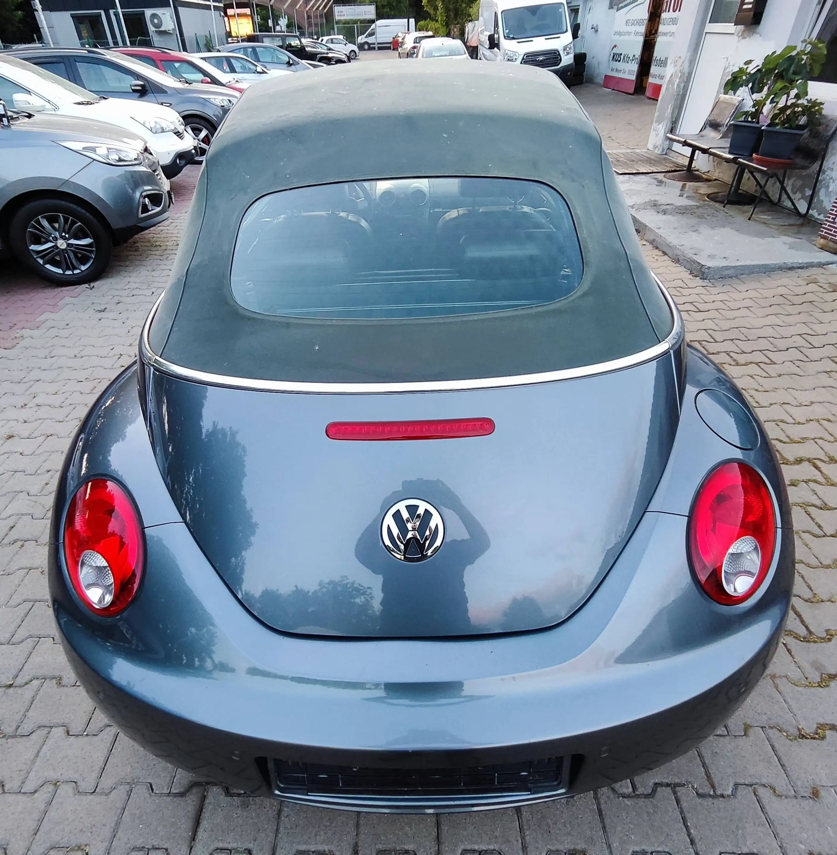 Volkswagen New Beetle 2.0 — photo 13