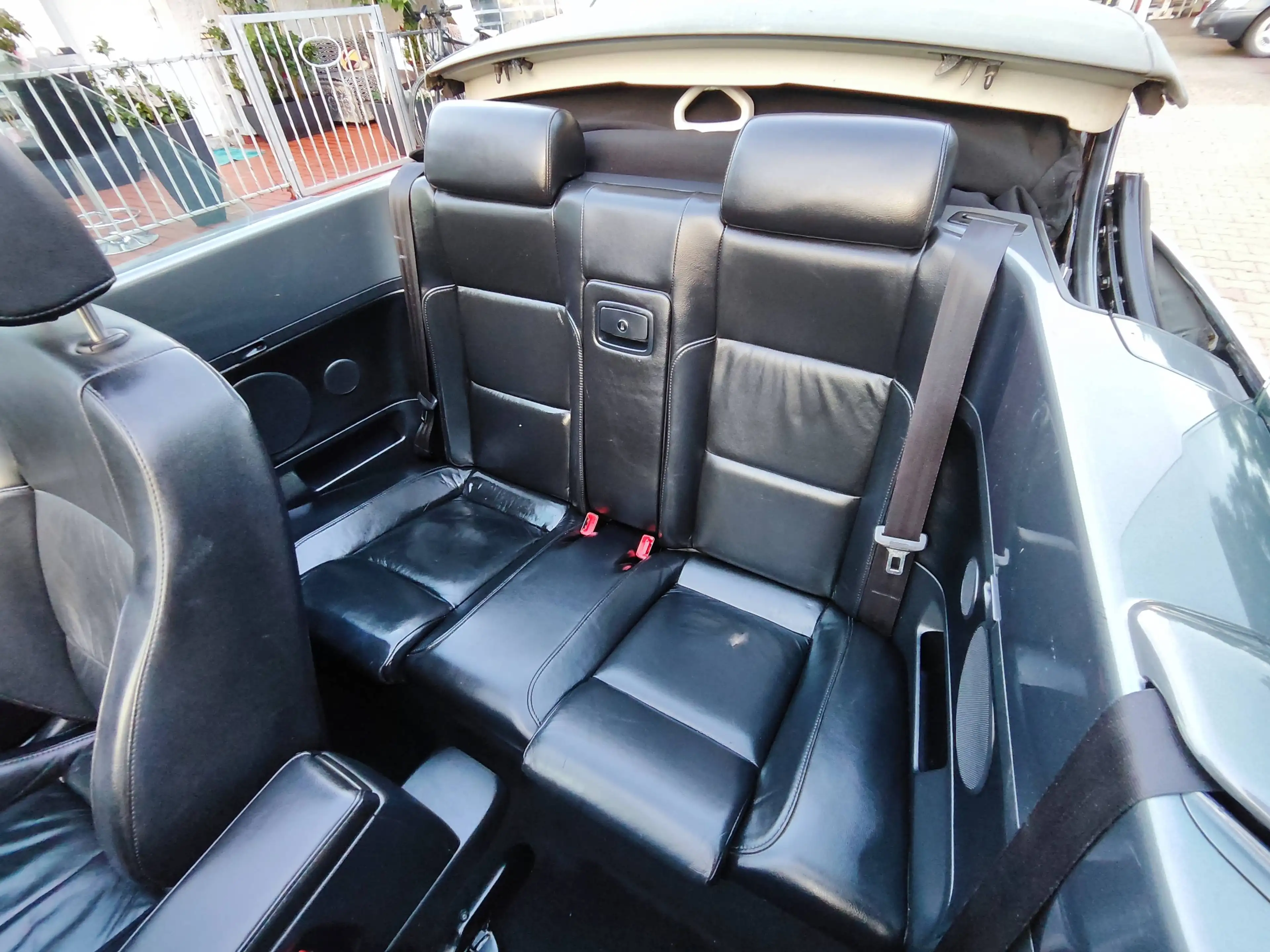 Volkswagen New Beetle 2.0 — photo 12