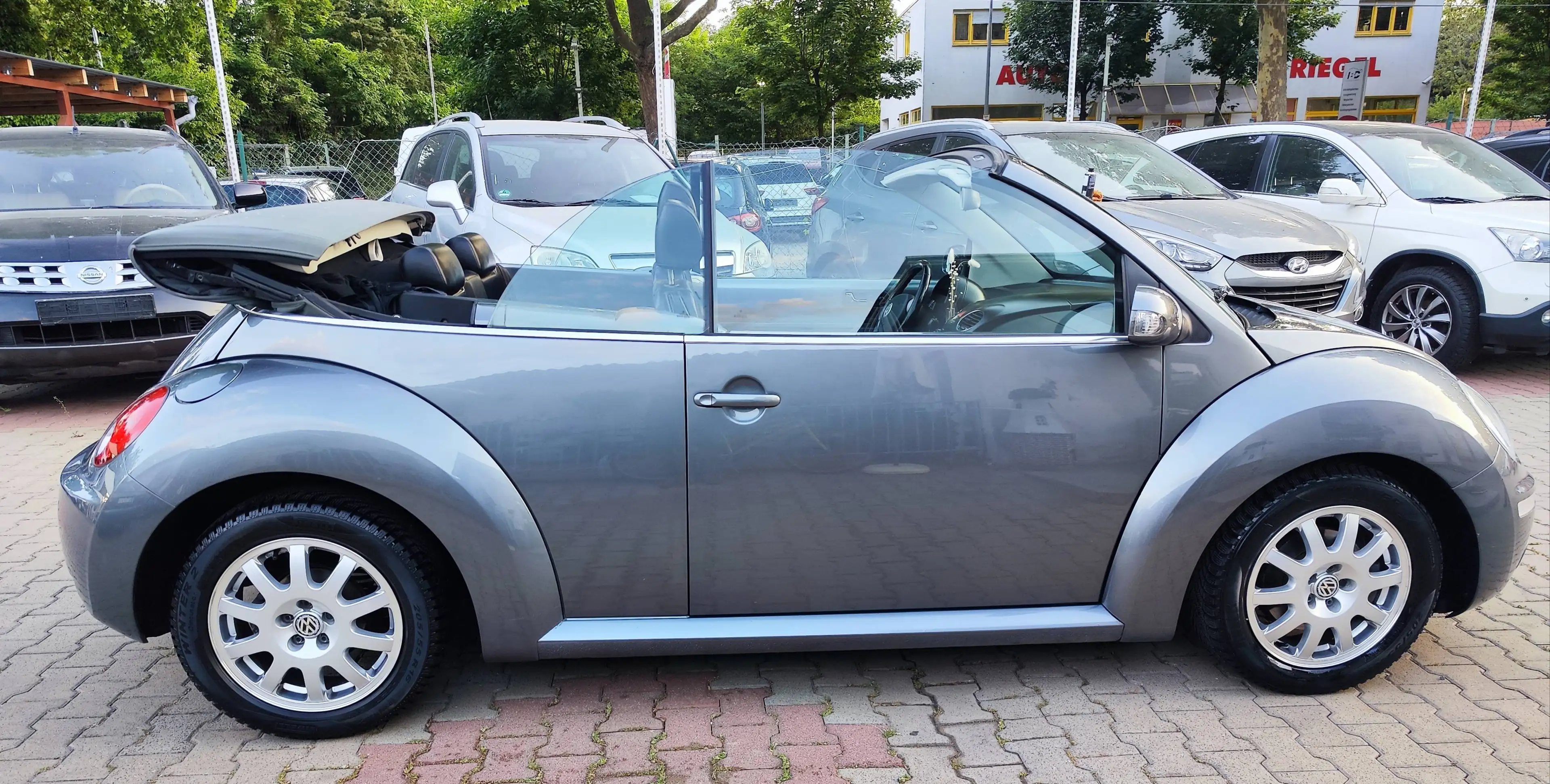 Volkswagen New Beetle 2.0 — photo 6