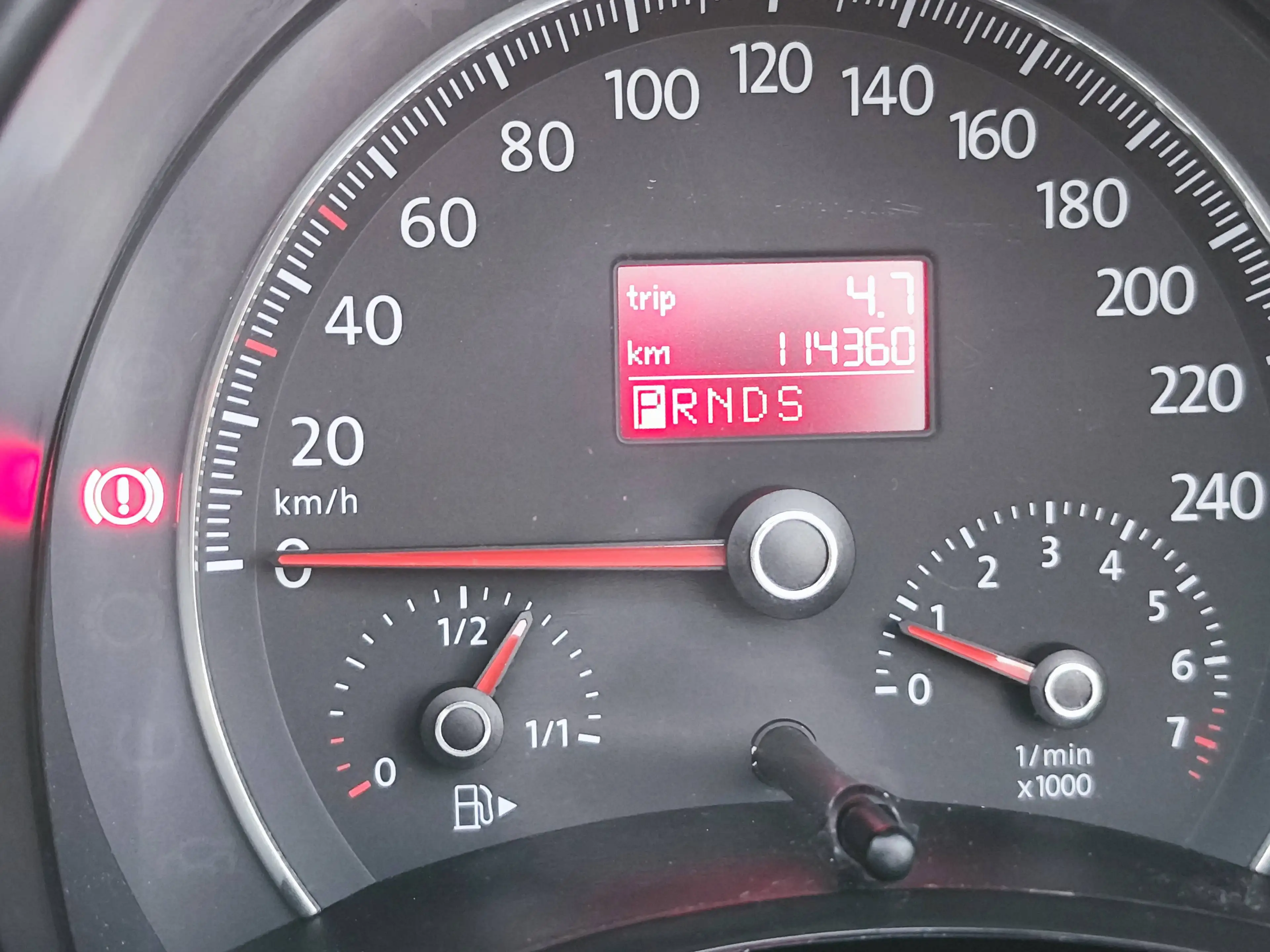 Volkswagen New Beetle 2.0 — photo 11