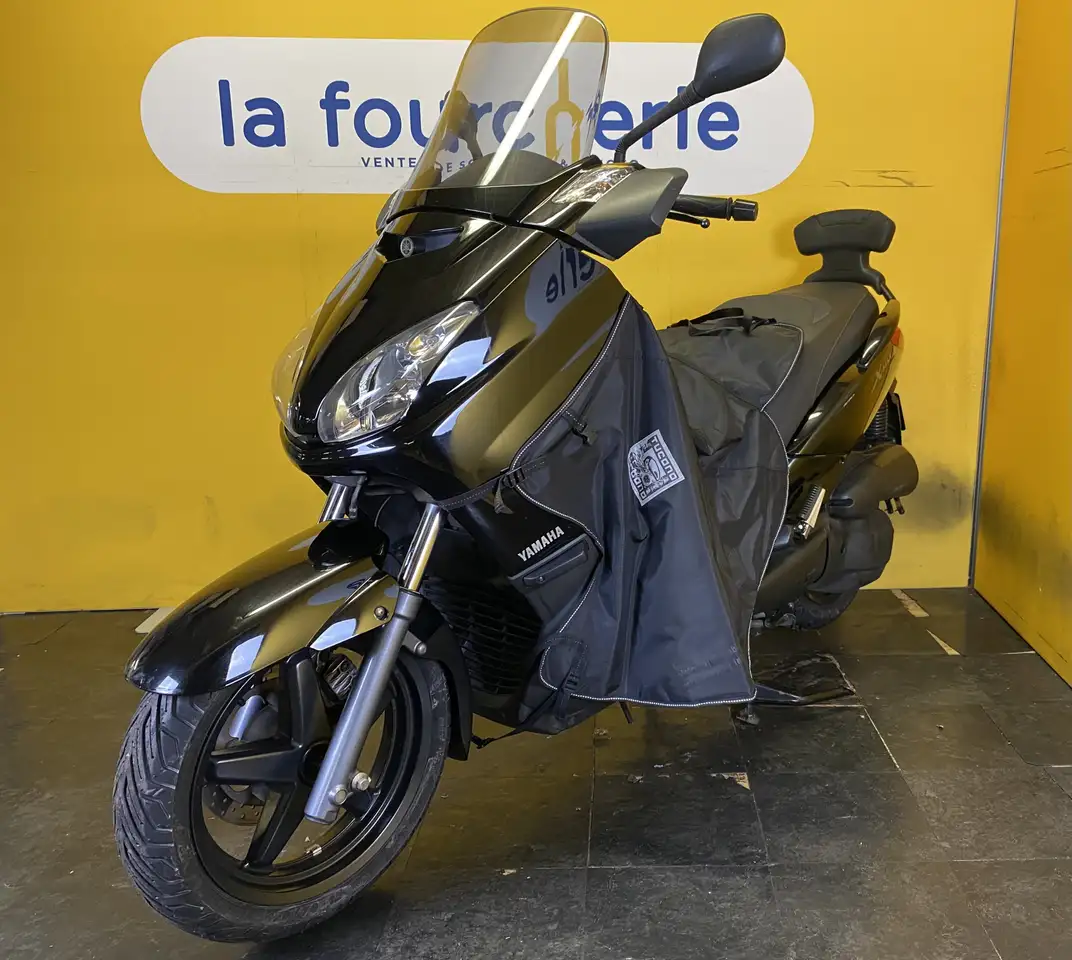Yamaha X-Max 125