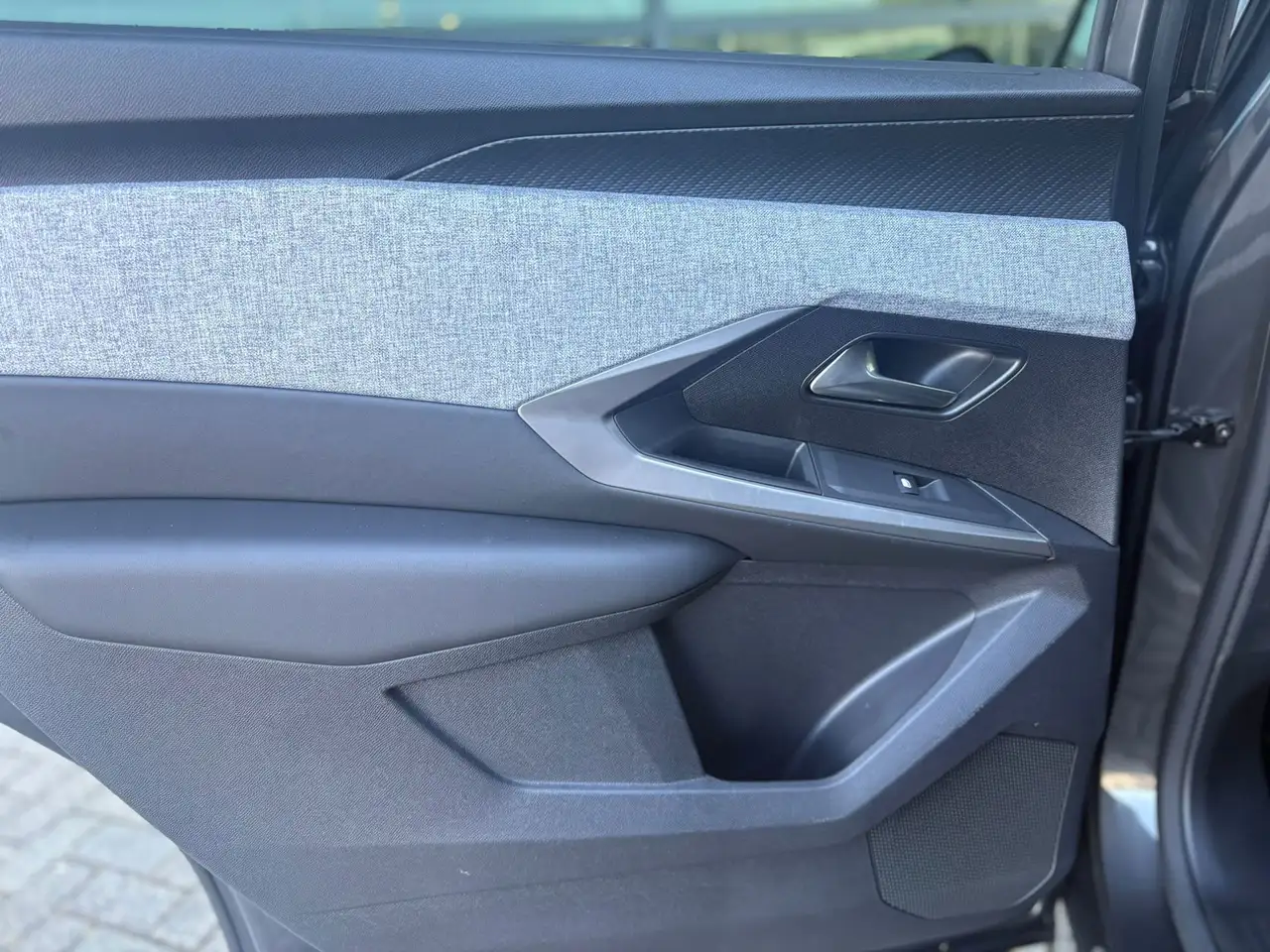 Peugeot 5008 1.2 Hybrid 145pk Allure 7 Pers. Automaat / 360 Cam, миниатюра 24