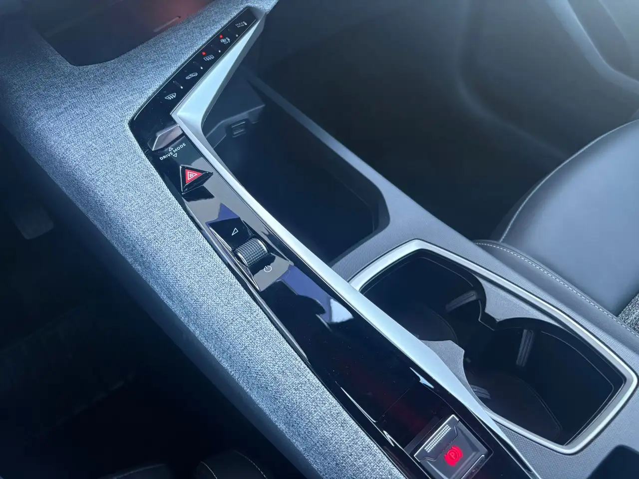 Peugeot 5008 1.2 Hybrid 145pk Allure 7 Pers. Automaat / 360 Cam, миниатюра 18