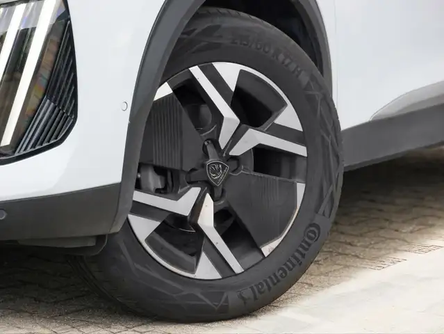 Peugeot 2008 view 6