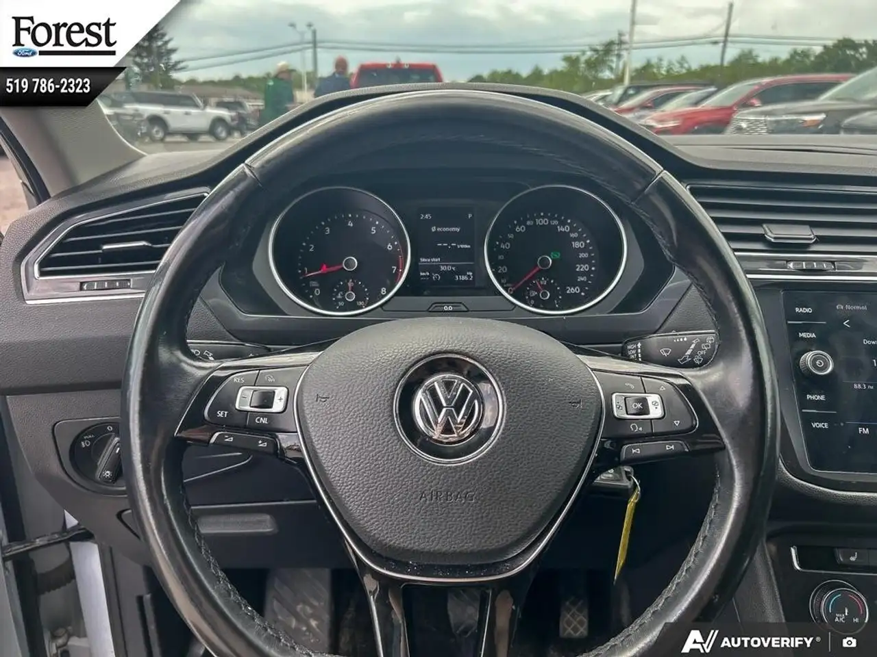 Volkswagen Tiguan photo Volkswagen Tiguan