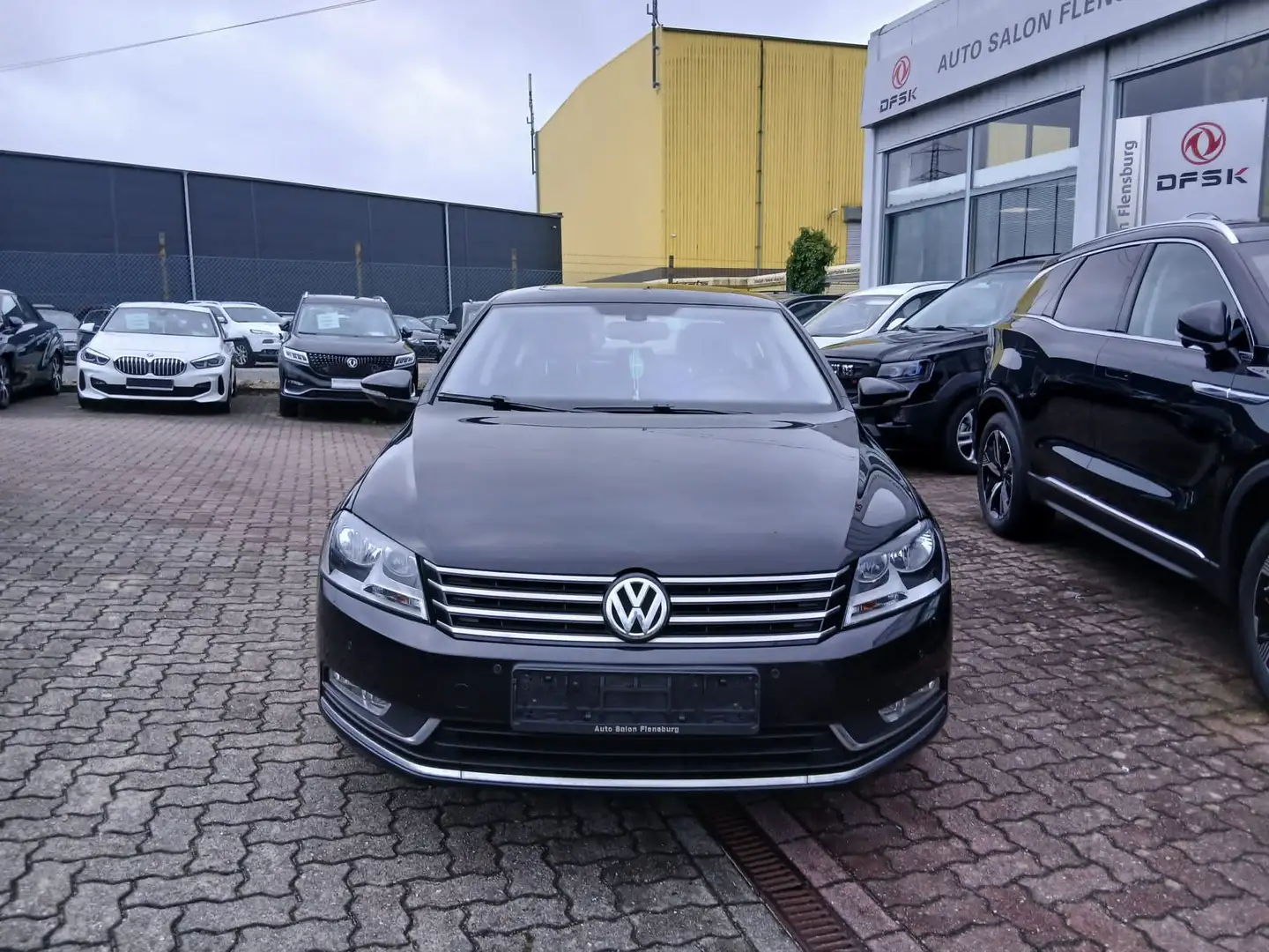 Volkswagen Passat Comfortline BlueMotion*Navi*PDC*Sitzheizung uvm. Schwarz - 2