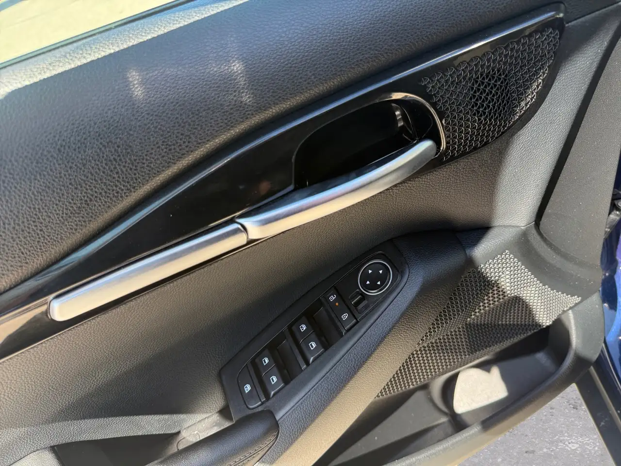 Kia Seltos снимка Kia Seltos