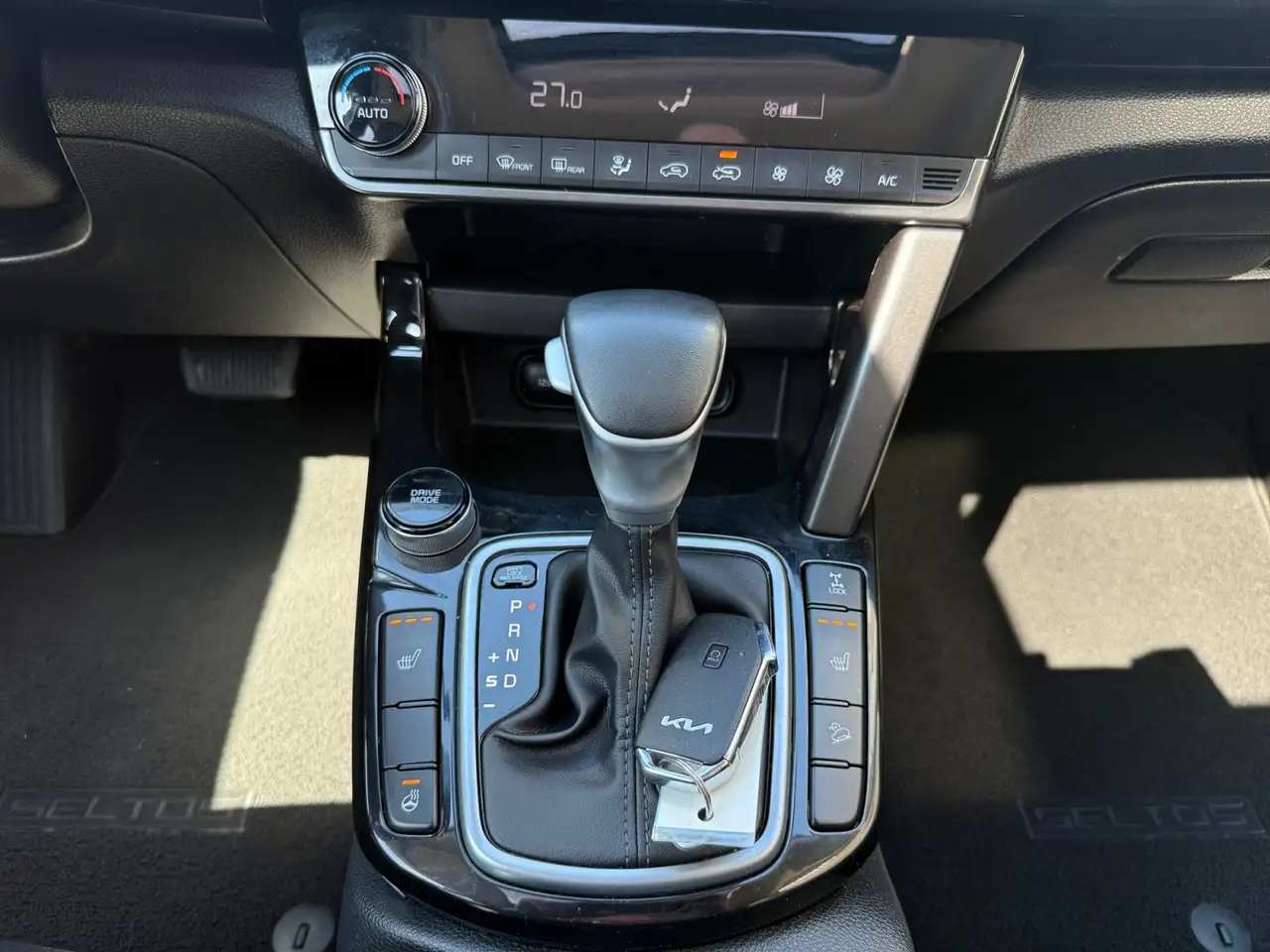 Kia Seltos снимка Kia Seltos