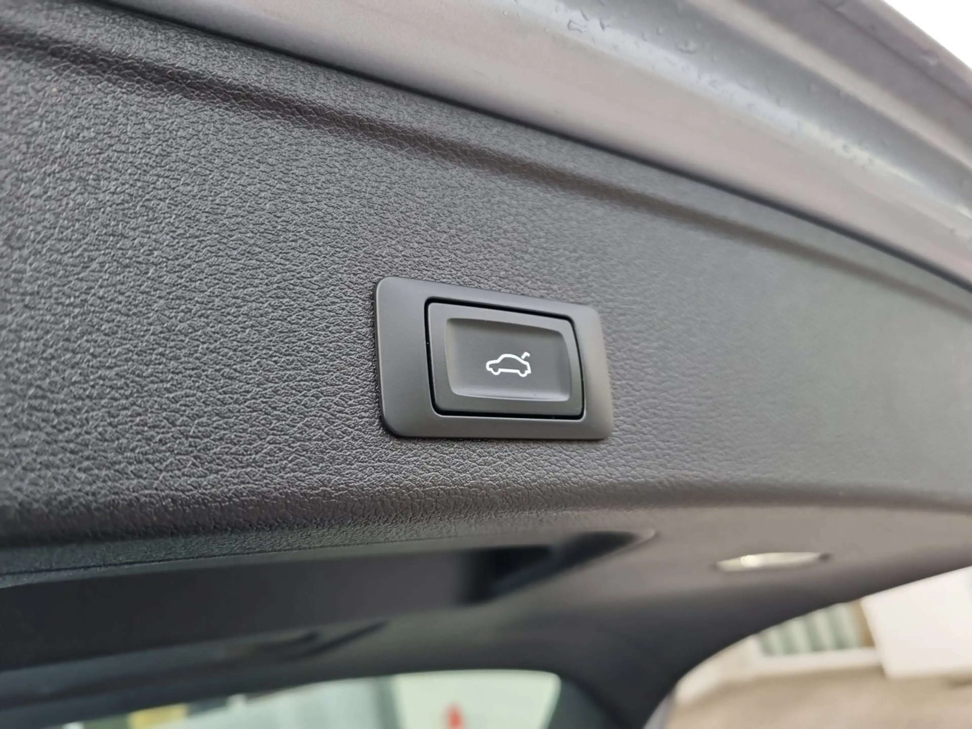 Audi A4 30 TDI — photo 11