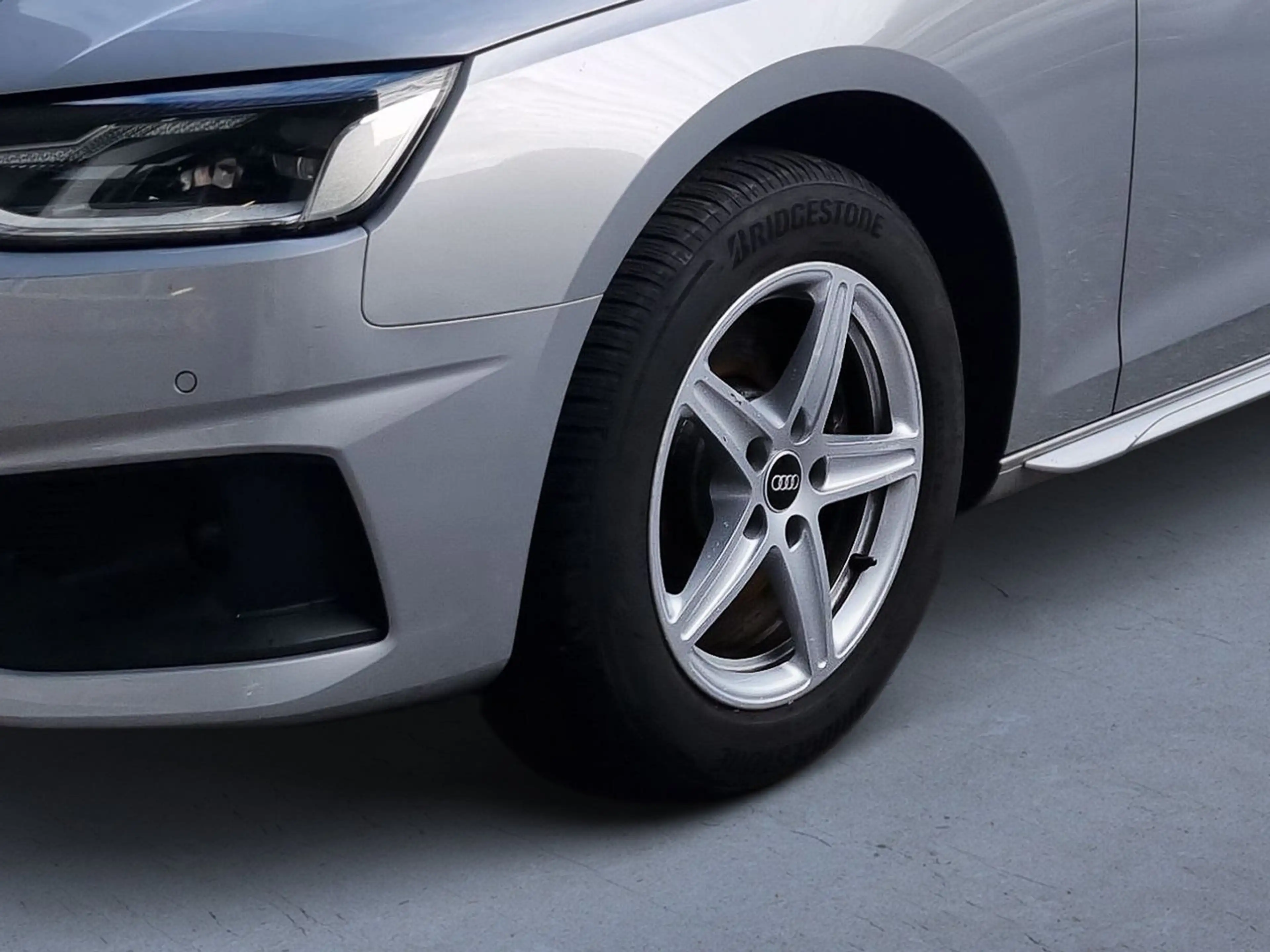 Audi A4 30 TDI — photo 8