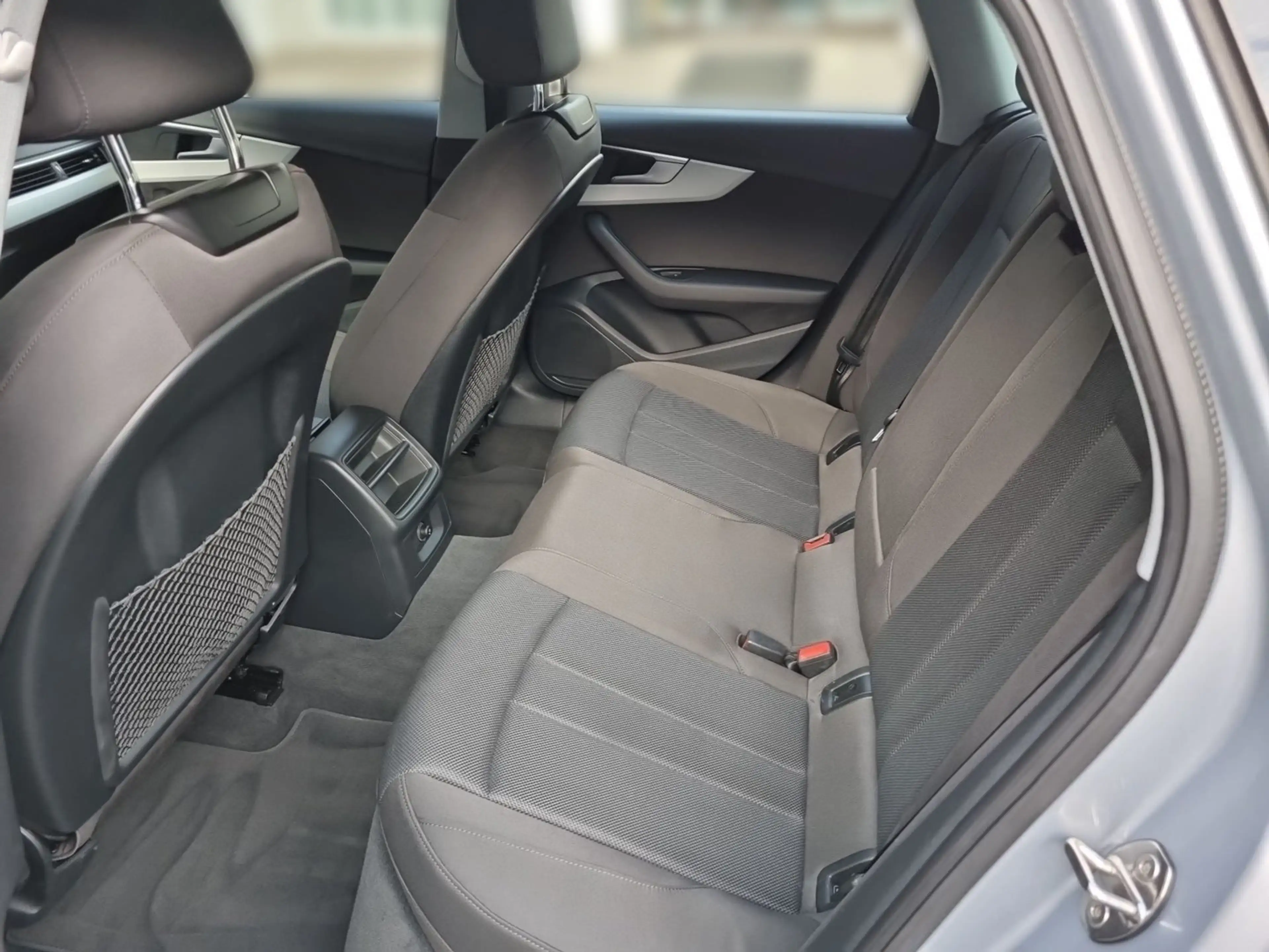 Audi A4 30 TDI — photo 15