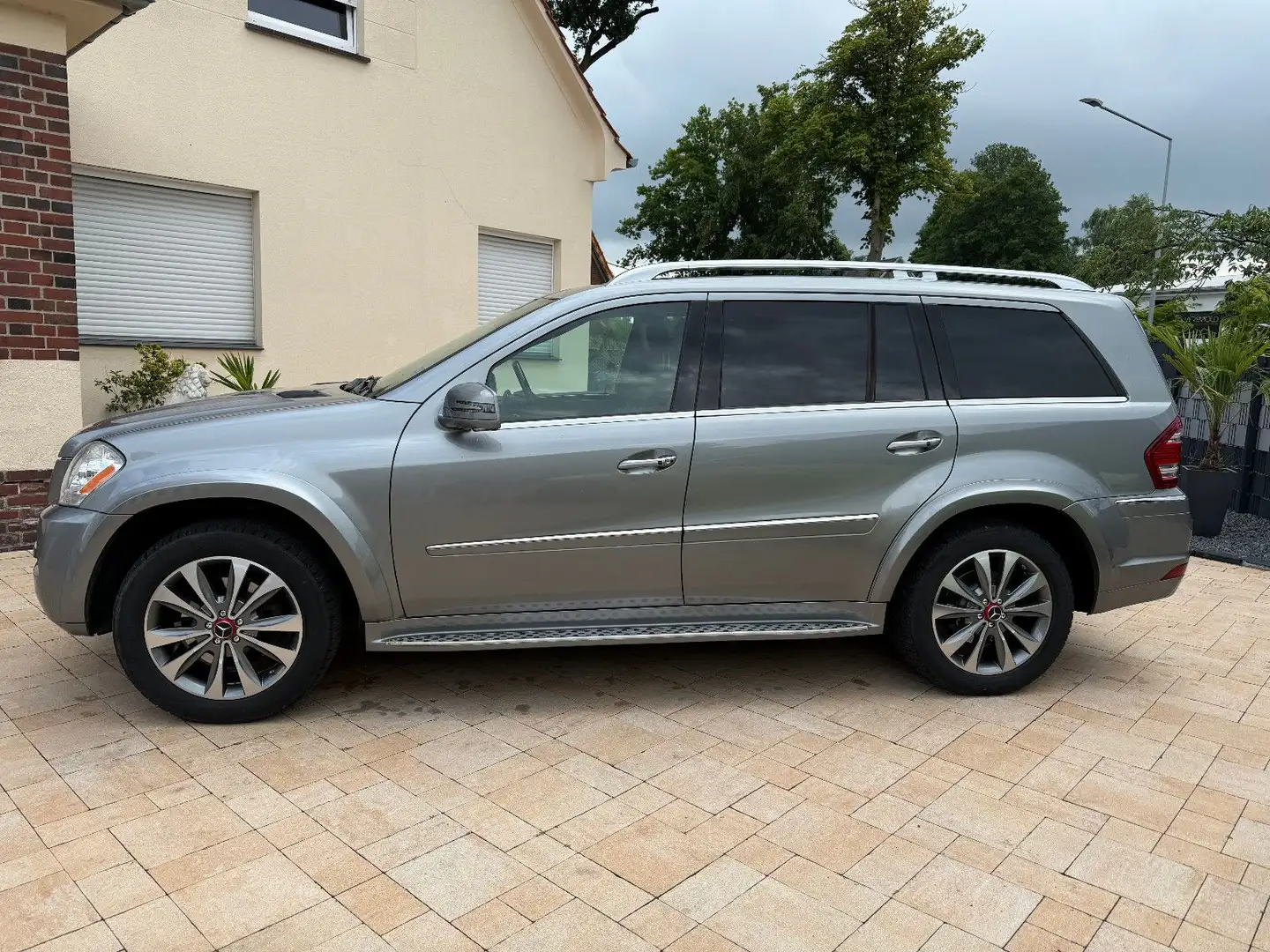 Mercedes-Benz GL 450 4Matic+LPG Gas+Leder+Navi+7 Sitze+AHK+ Silber - 2
