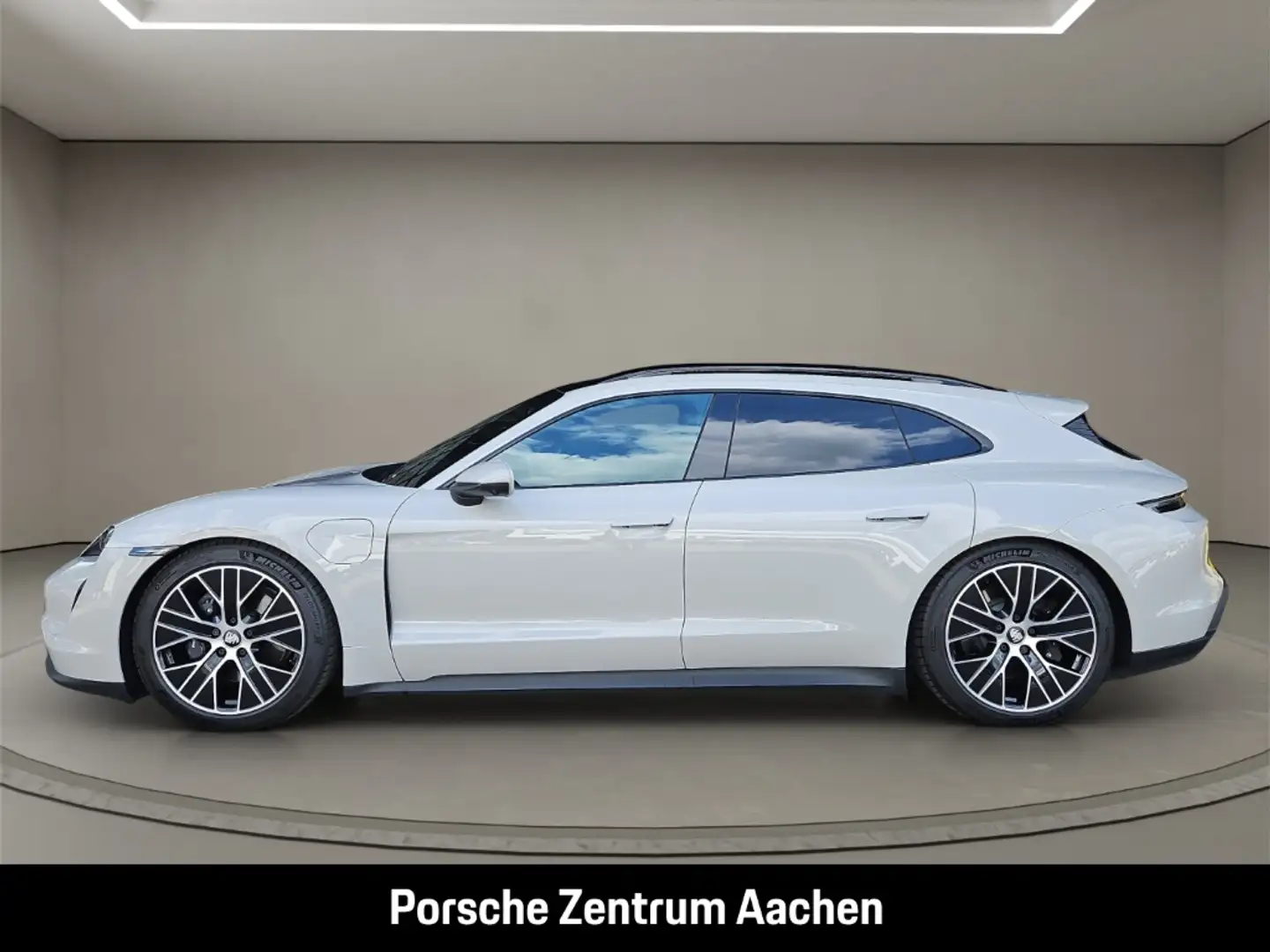Porsche Taycan Sport Turismo BOSE Luftfederung Panorama Weiß - 2