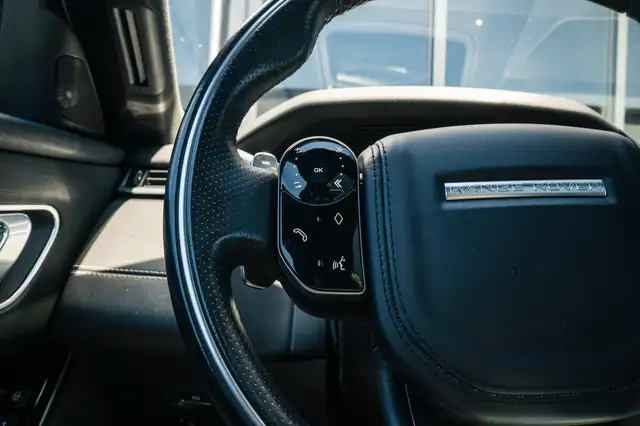 Land Rover Range Rover Velar view 19