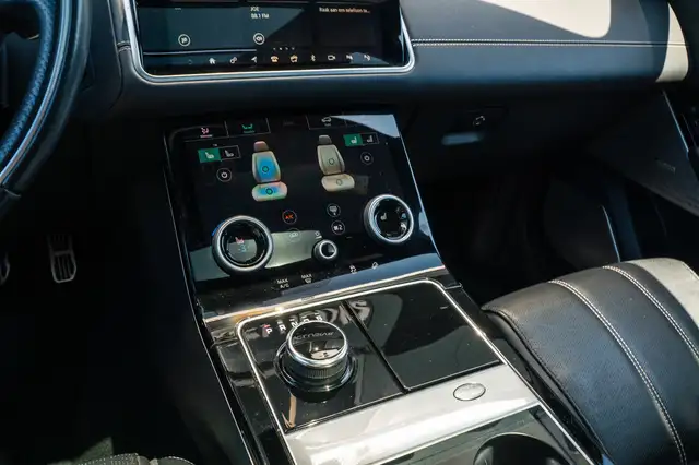 Land Rover Range Rover Velar view 23
