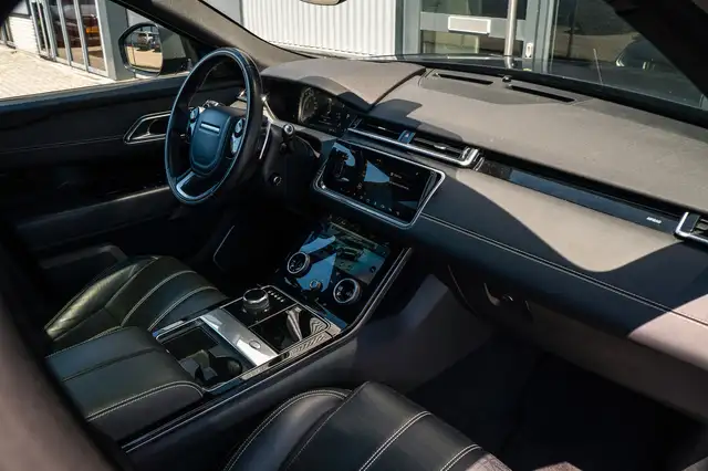 Land Rover Range Rover Velar view 13