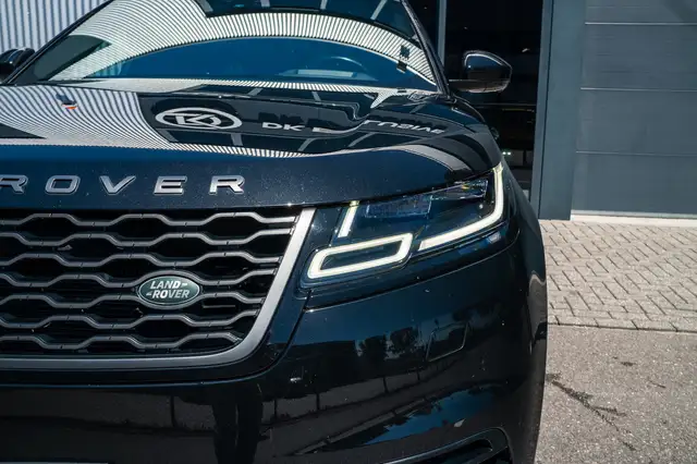 Land Rover Range Rover Velar view 8
