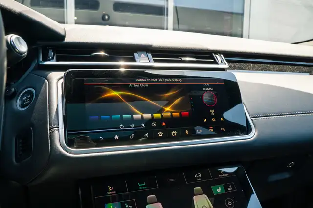 Land Rover Range Rover Velar view 25
