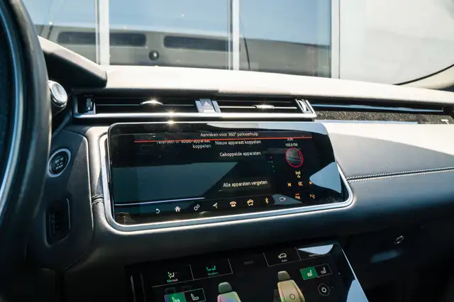 Land Rover Range Rover Velar view 26