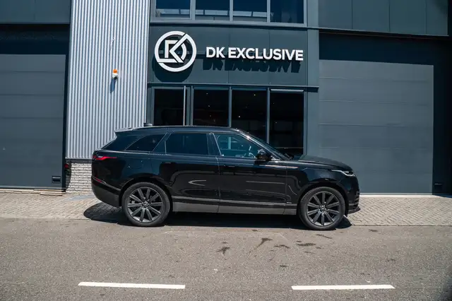 Land Rover Range Rover Velar view 4
